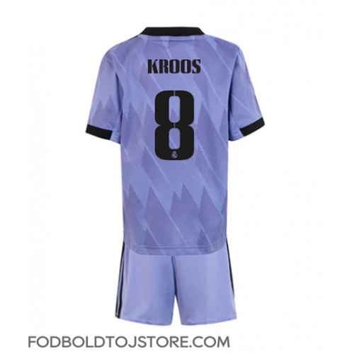 Real Madrid Toni Kroos #8 Udebanesæt Børn 2022-23 Kortærmet (+ Korte bukser)